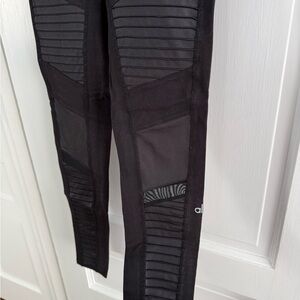 ALO Yoga Black Leggings